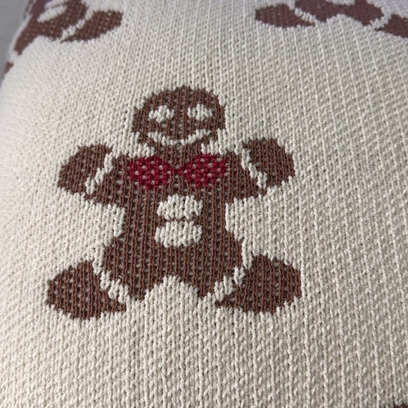 Cupcakes And Cashmere Christmas Gingerbread Pillow - Picture 5 of 8